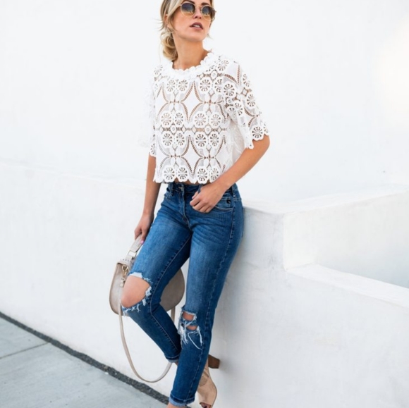 Boutique Tops - New Crochet Embroidered Lace top